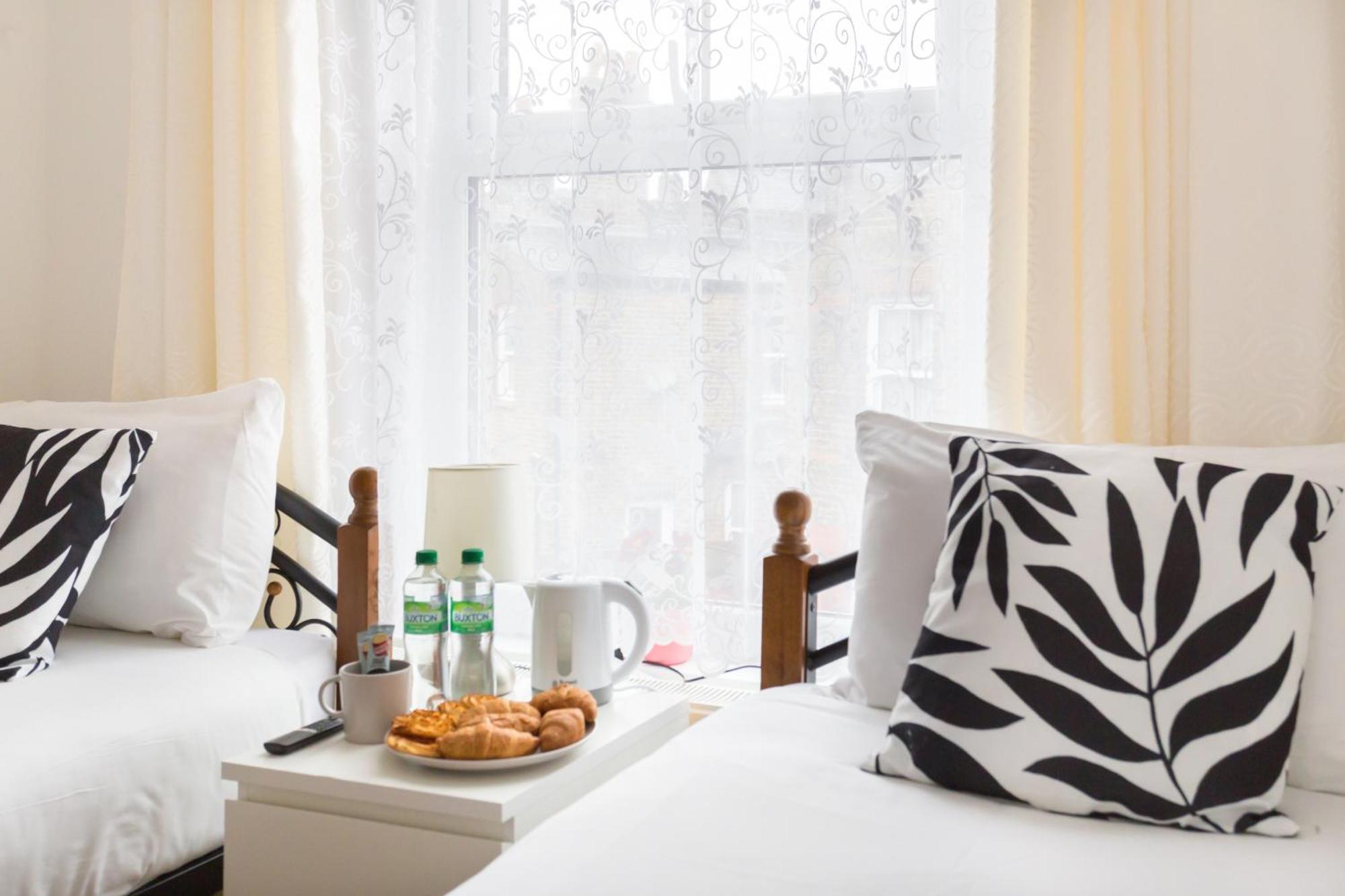 Wood Green Budget Rooms - Next To Mall & Metro Station - 10 Min To City Center Лондон Екстериор снимка