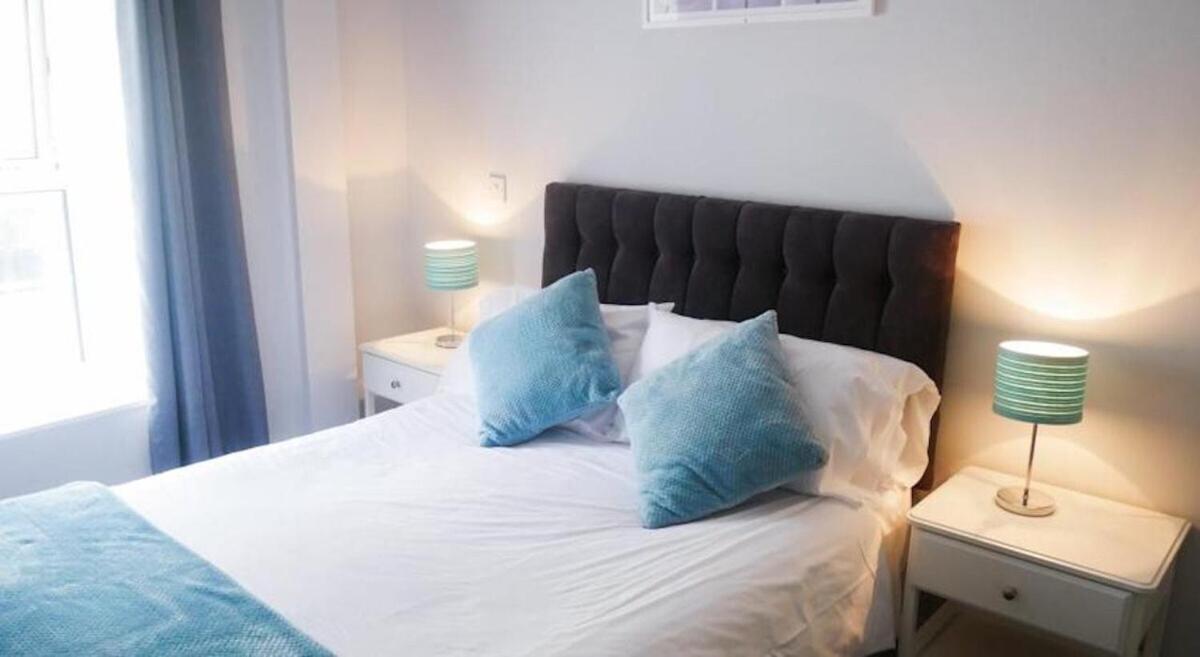 Wood Green Budget Rooms - Next To Mall & Metro Station - 10 Min To City Center Лондон Екстериор снимка
