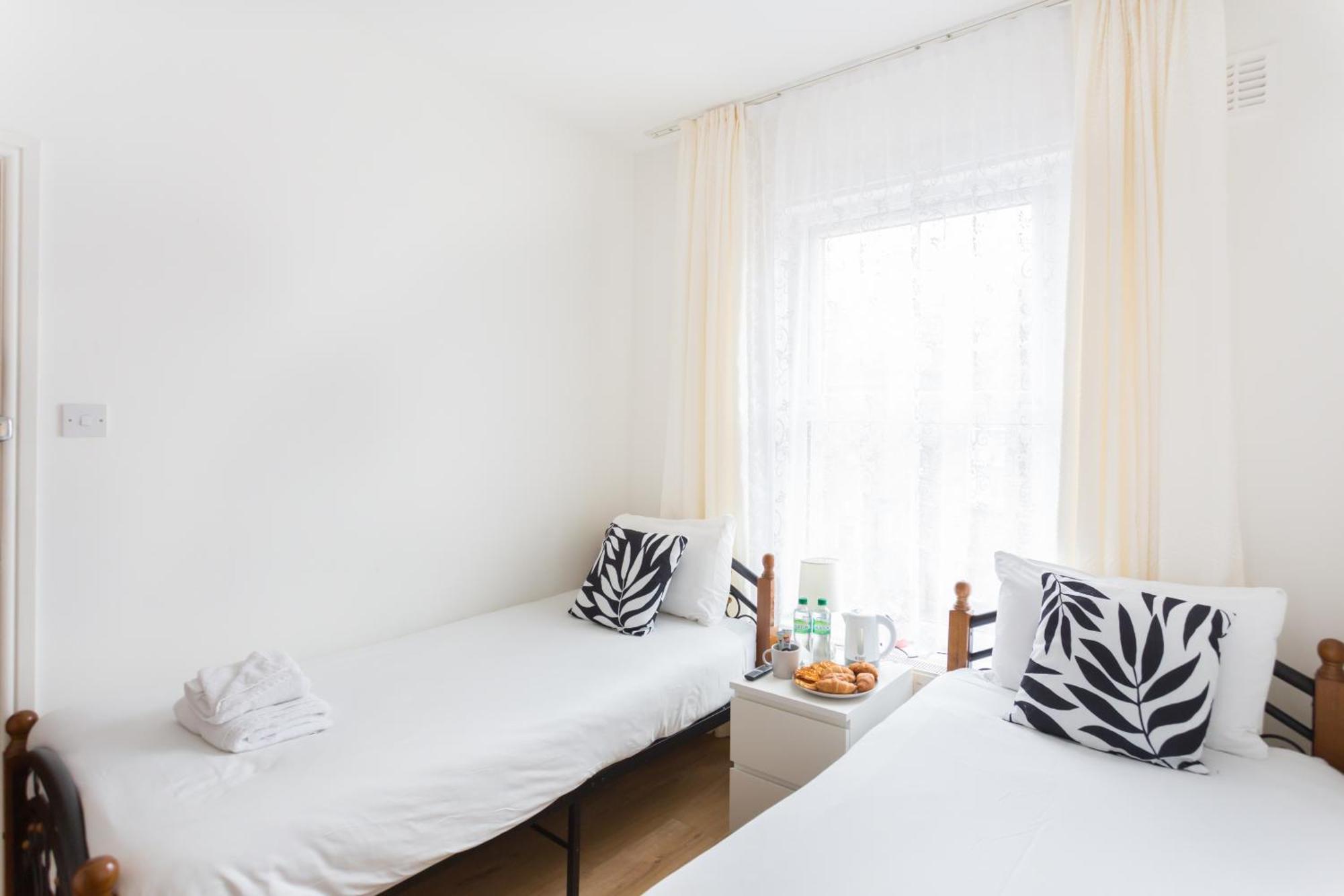 Wood Green Budget Rooms - Next To Mall & Metro Station - 10 Min To City Center Лондон Екстериор снимка