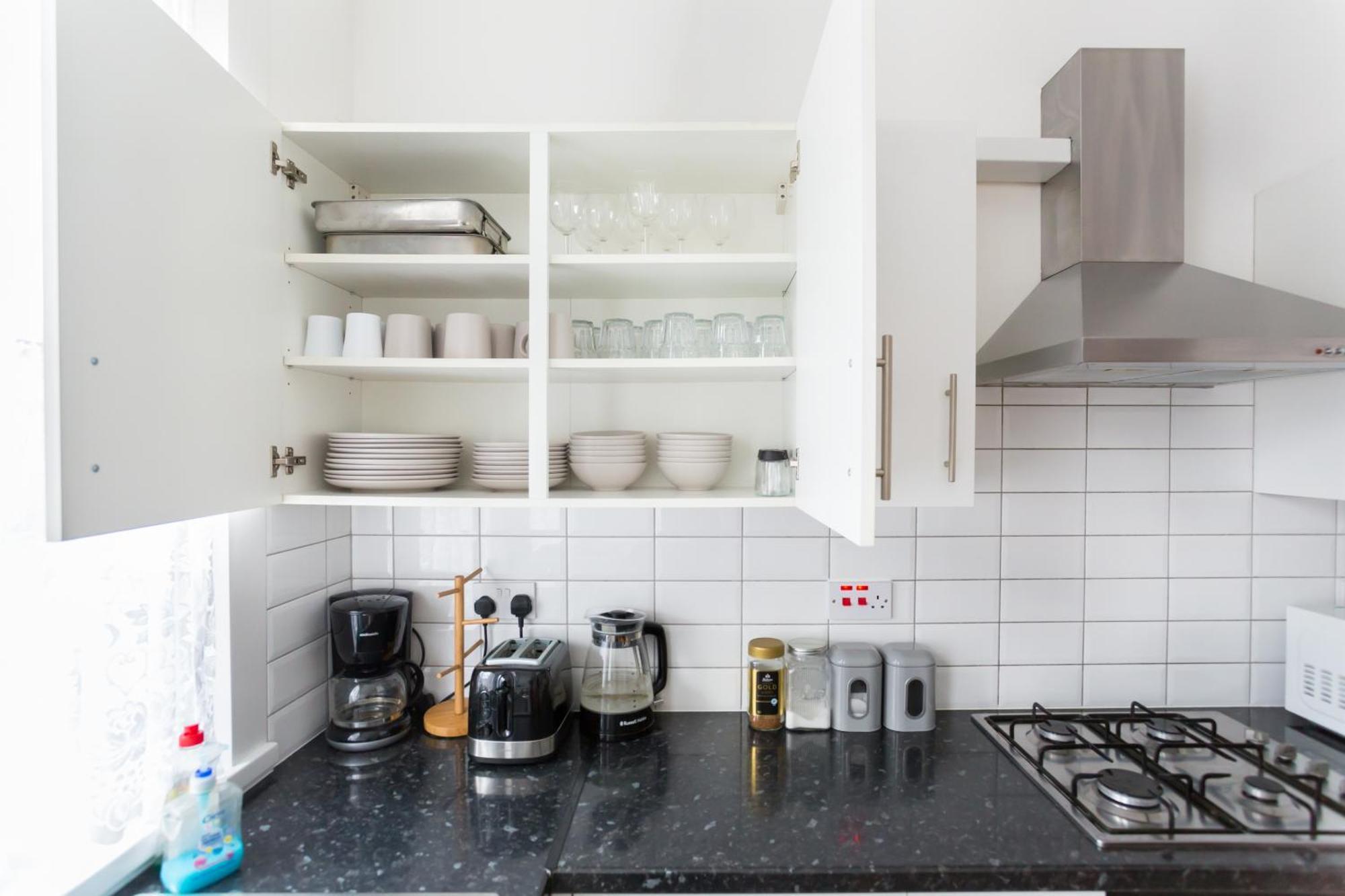 Wood Green Budget Rooms - Next To Mall & Metro Station - 10 Min To City Center Лондон Екстериор снимка